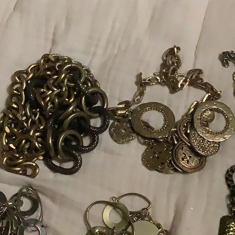 Assorted Metallic Jewelry Collection - Picture 3 of 6